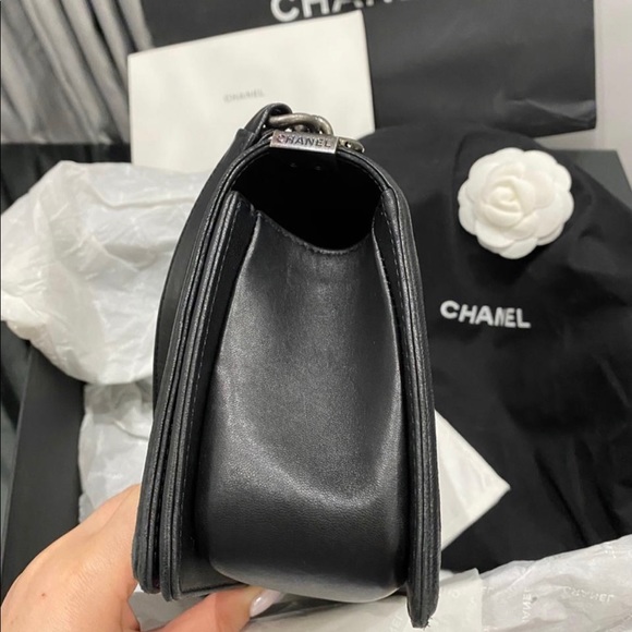 ❌SOLD❌CHANEL BOY MEDIUM - Picture 9 of 10